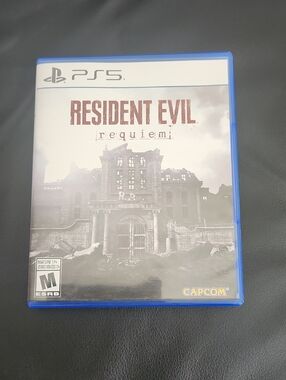 Resident Evil Requiem (PS5) - Black & Blue Case Preowned